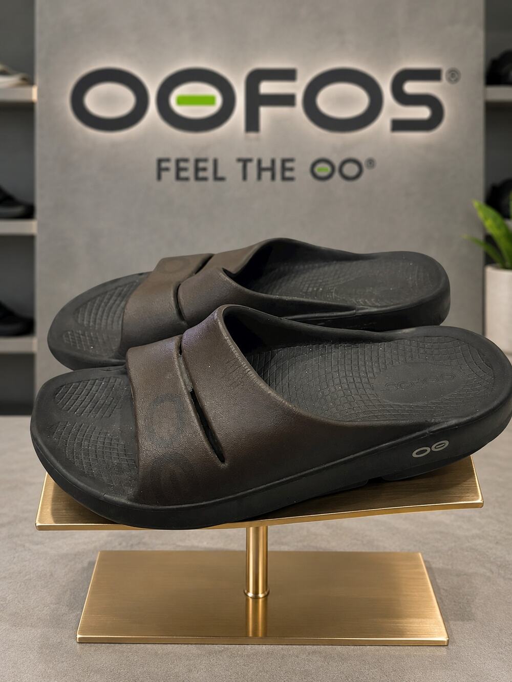 OOFOS OOahh Sport Flex Black Brown Recovery Slides Unisex M5/W7 EU38